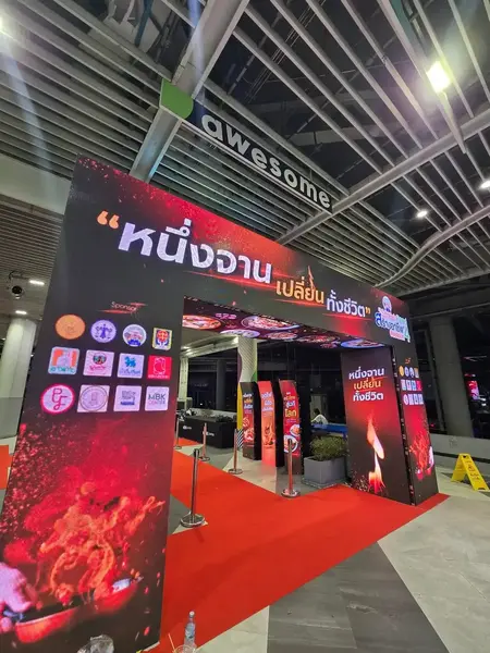 Hybrid streaming with multi-cam control room