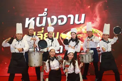 Minimal exhibition cube booth