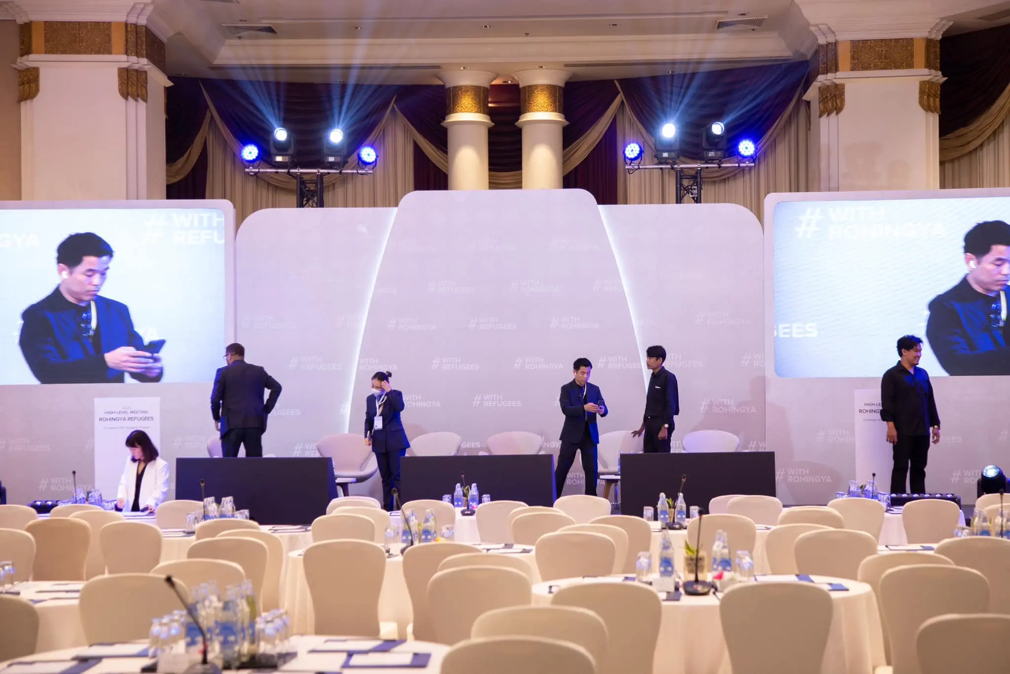 Registration desk and signage system